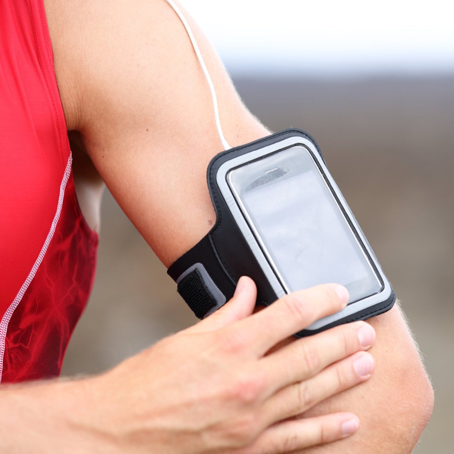 Hands-Free Phone Armband for Runners | Water-Resistant Sports Band with Reflective Design & Stretch Fit – Compatible with Phones up to 7.0”